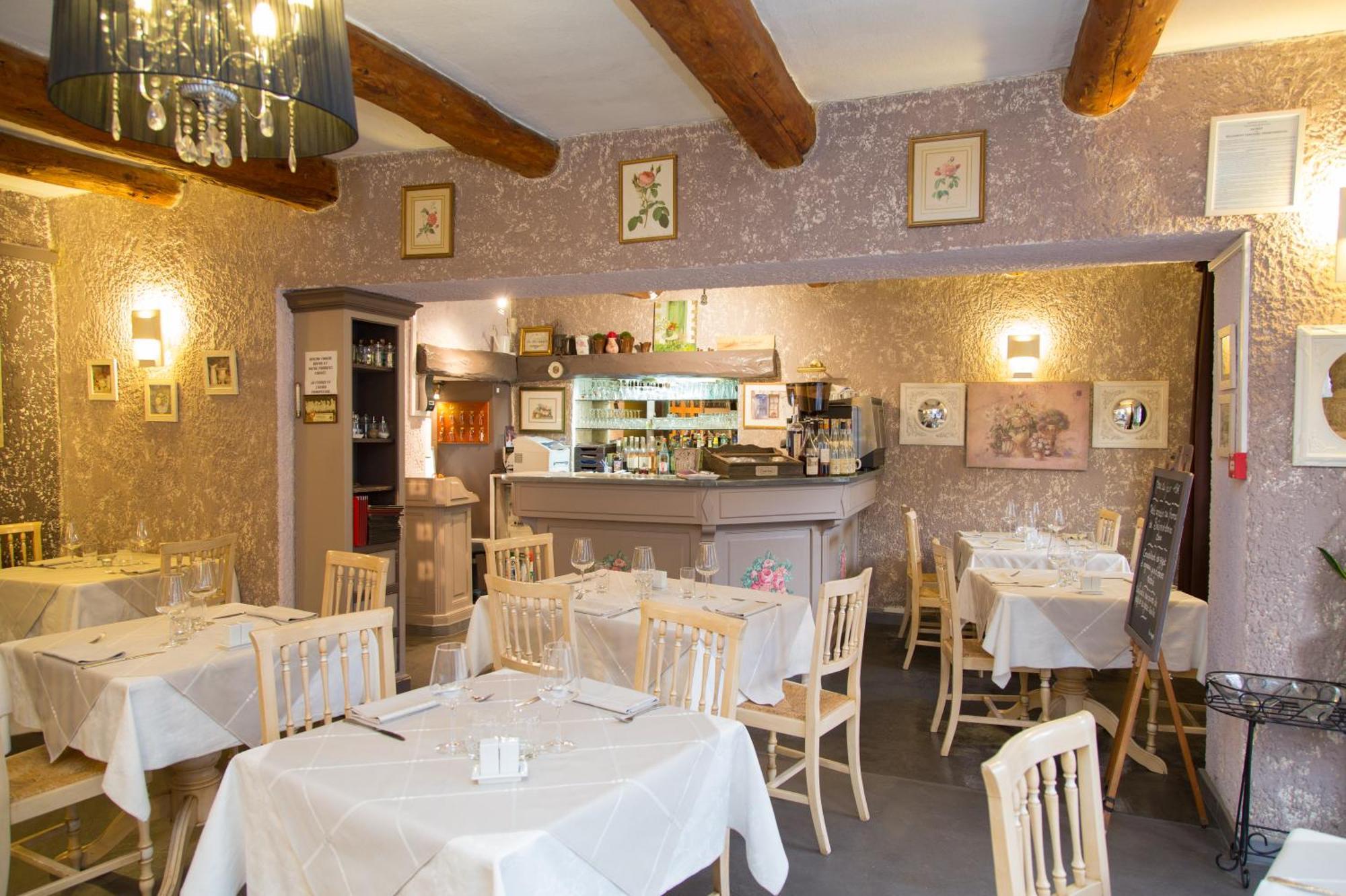 Logis Hotel Restaurant La Farigoule Sainte-Cecile-les-Vignes Exterior photo