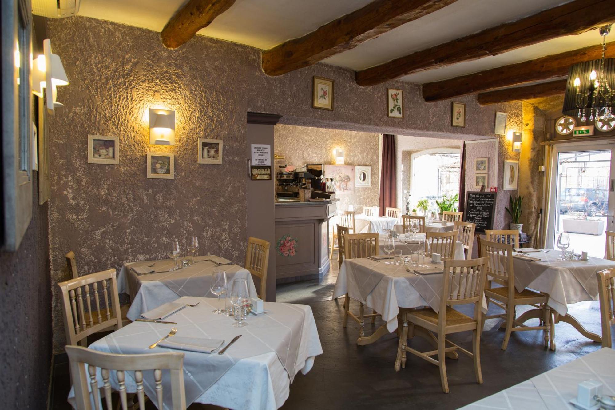 Logis Hotel Restaurant La Farigoule Sainte-Cecile-les-Vignes Exterior photo