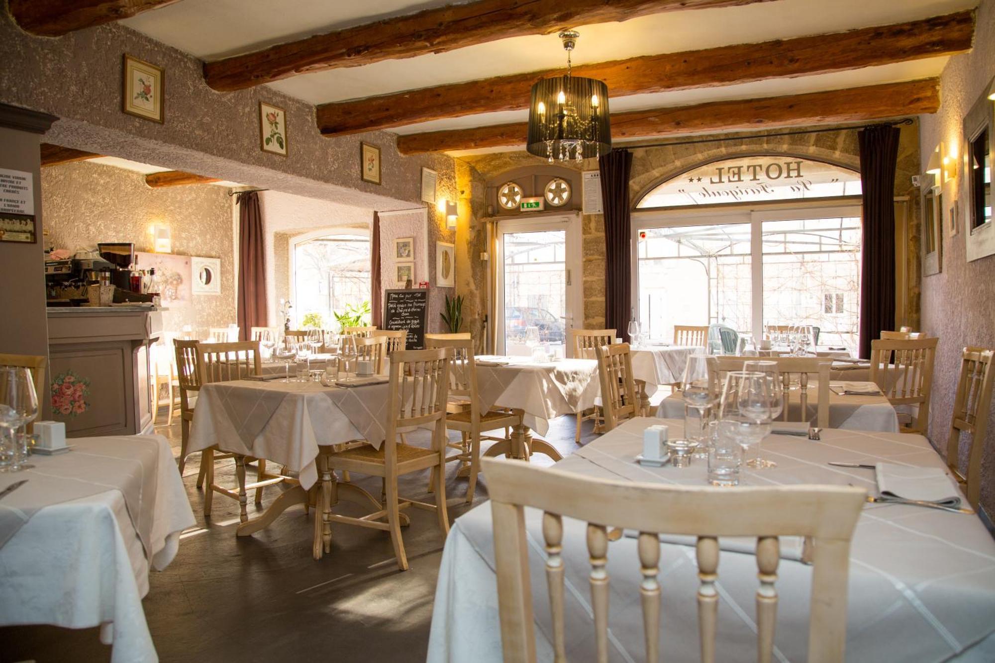 Logis Hotel Restaurant La Farigoule Sainte-Cecile-les-Vignes Exterior photo