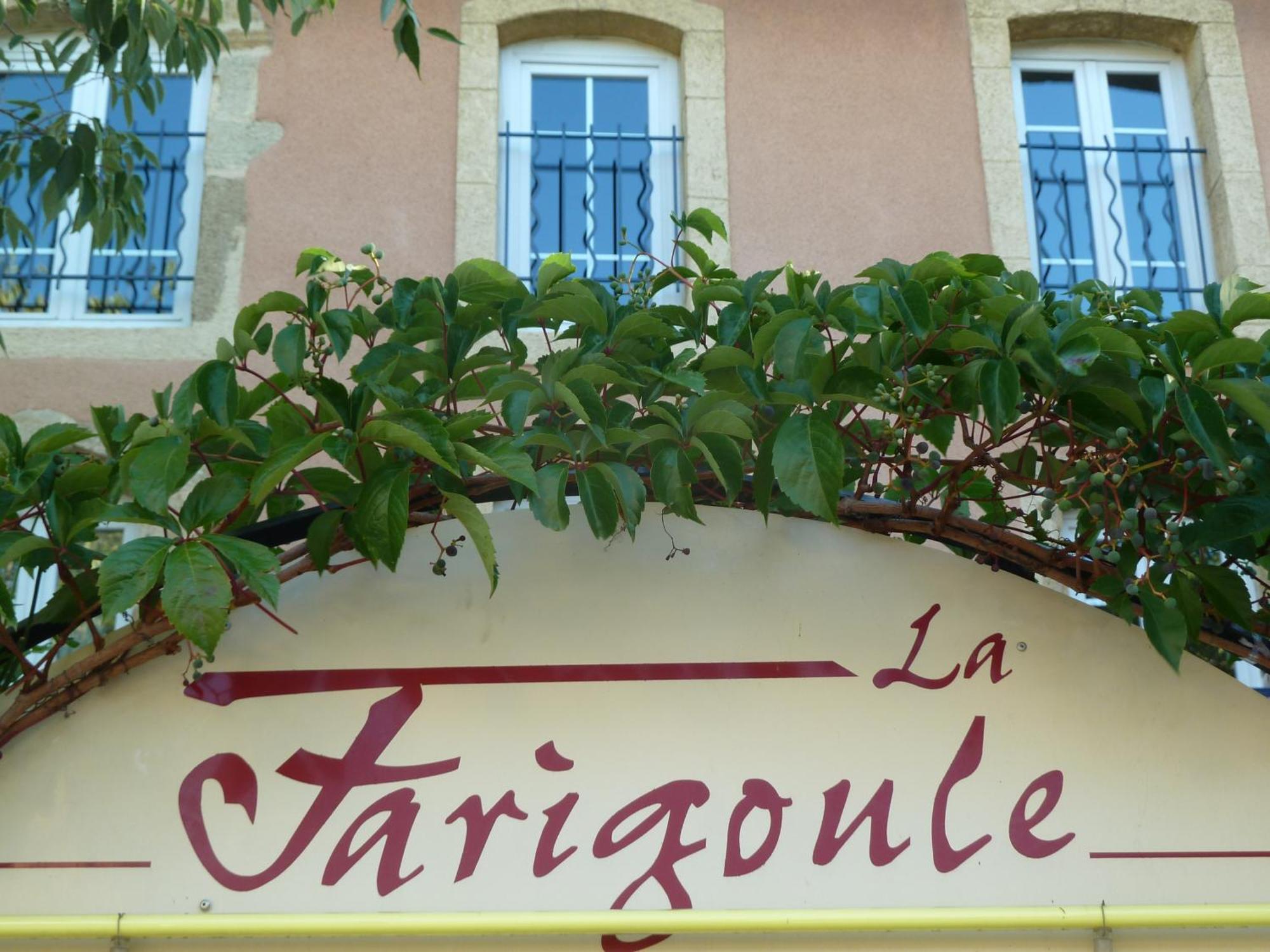 Logis Hotel Restaurant La Farigoule Sainte-Cecile-les-Vignes Exterior photo
