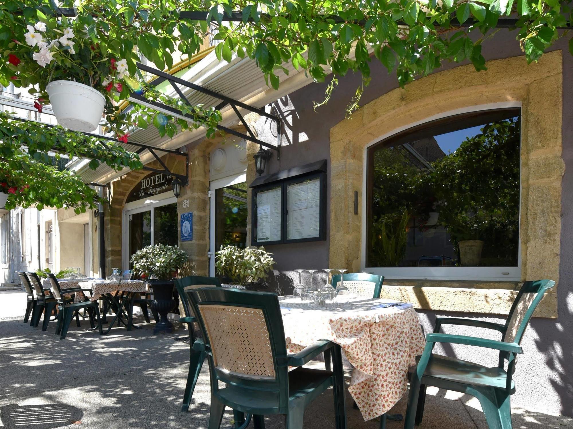 Logis Hotel Restaurant La Farigoule Sainte-Cecile-les-Vignes Exterior photo