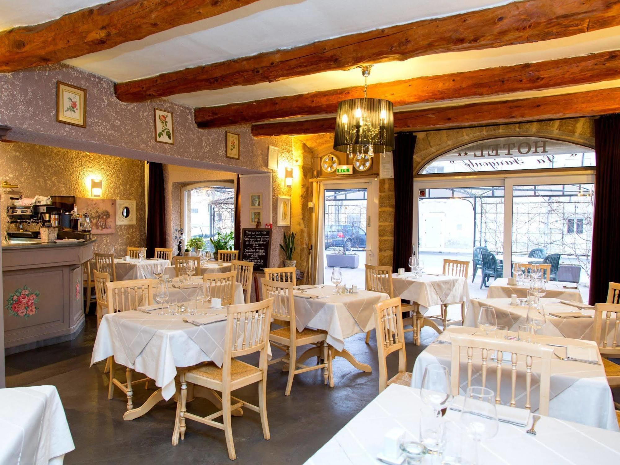 Logis Hotel Restaurant La Farigoule Sainte-Cecile-les-Vignes Exterior photo
